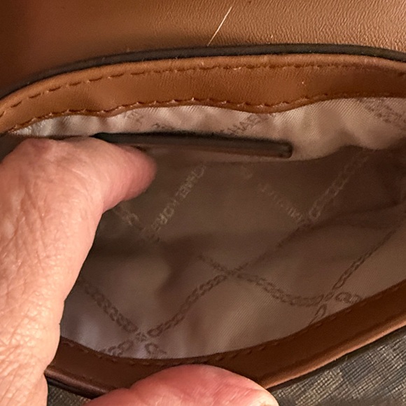 EUC Michael Kors Tan and Brown Crossbody Bag 2 in 1 bag. Parker Large Empire - Picture 8 of 11